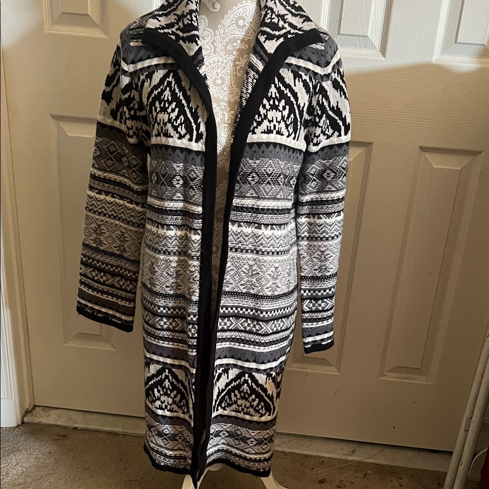 Spense Black and White Geometric Cardigan
